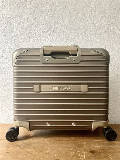 lvmh rimowa.